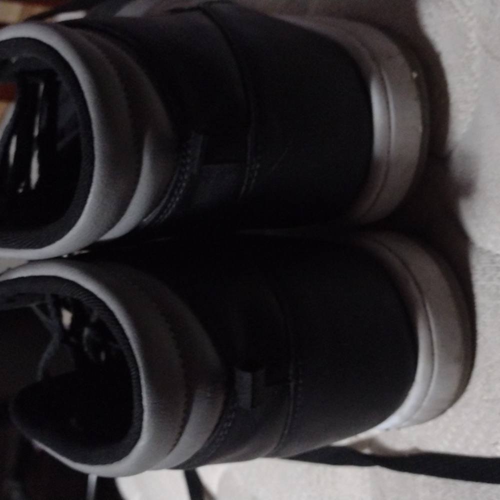 Shoes - Picture 3 of 4